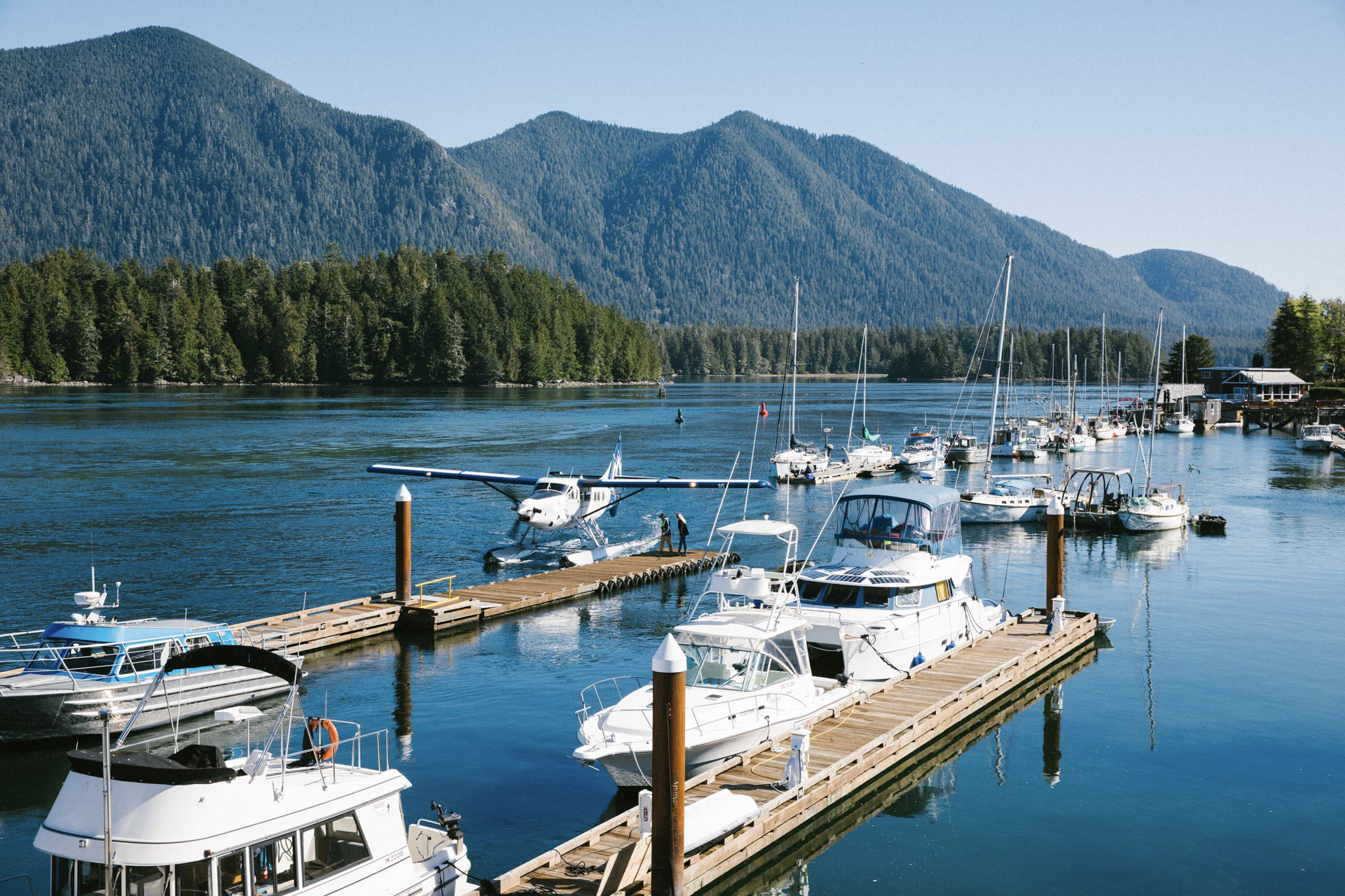 Tofino Harbour Air - Tofino Resort + Marina