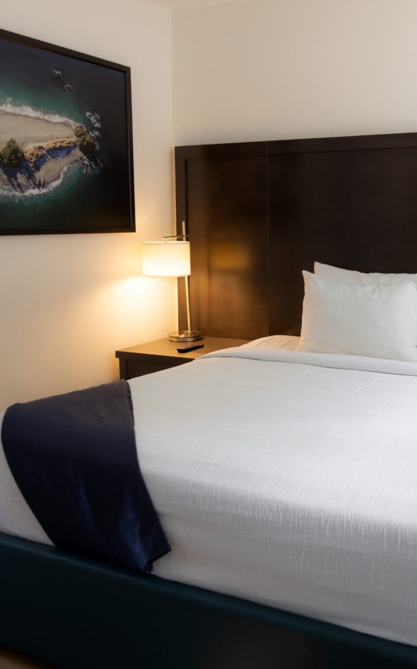 Ground floor king suite with west coast-inspired decor and natural light