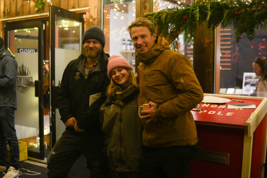 3 people at christmas market